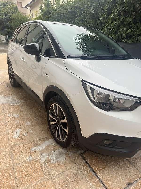 Usata Opel Crossland X Innovation 99 CV (72 kW) 2017 SUV