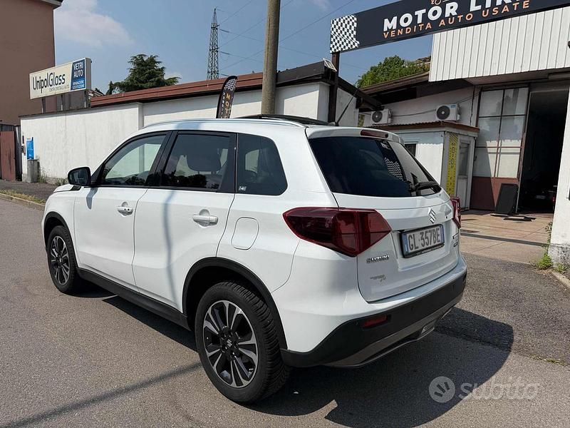 Usata Suzuki Vitara 116 CV (85 kW) 2022 Bianco SUV