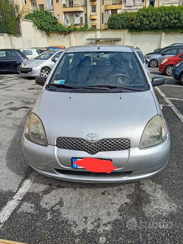 Usata Toyota Yaris 2000 Grigio Utilitaria