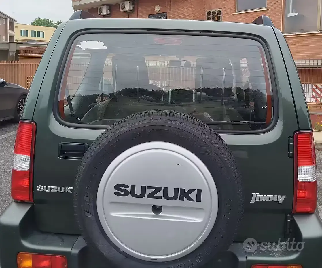 Usata Suzuki Jimny 85 CV (62 kW) 2015 Verde SUV
