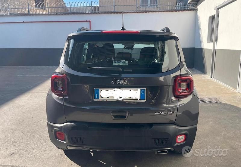 Usata Jeep Renegade Limited 120 CV (88 kW) 2021 Grigio SUV