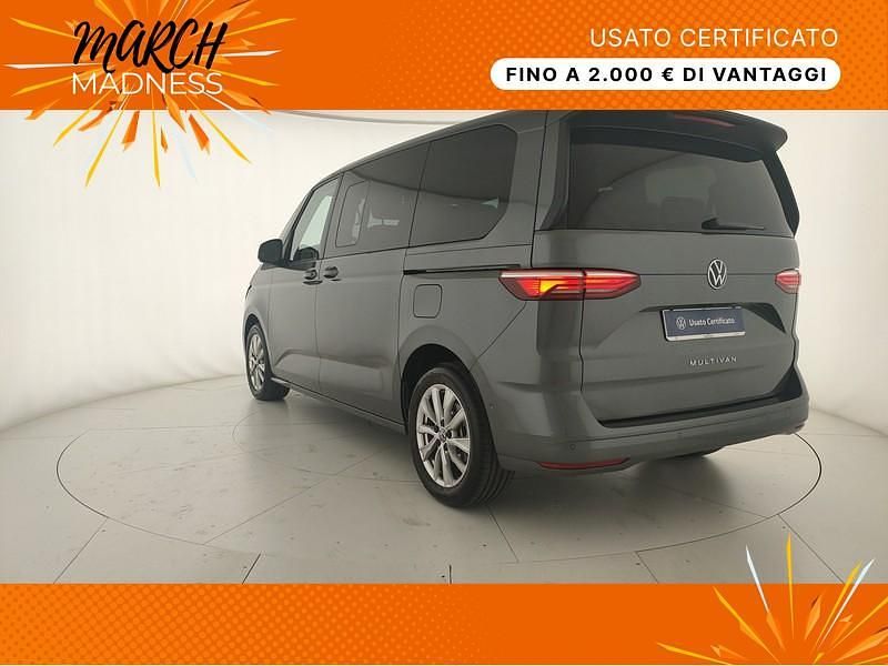 Usata VW Multivan Life 150 CV (110 kW) 2025 Grigio indium metallizzato Furgone