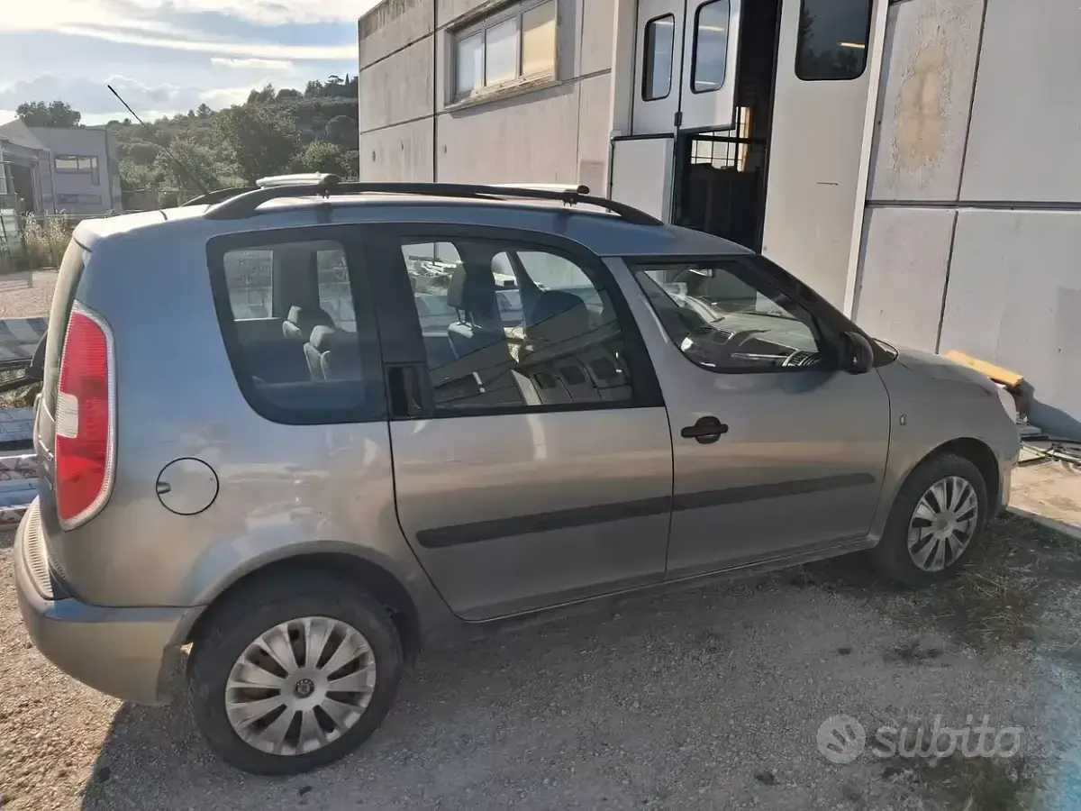 Usata Skoda Roomster 75 CV (55 kW) 2011 Monovolume