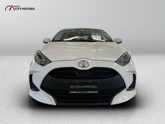 Usata Toyota Yaris Hybrid Active 116 CV (85 kW) 2025 Bianco Berlina