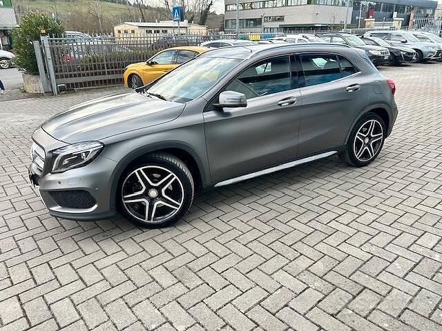 Usata Mercedes GLA250 Premium 211 CV (155 kW) 2015 Grigio SUV