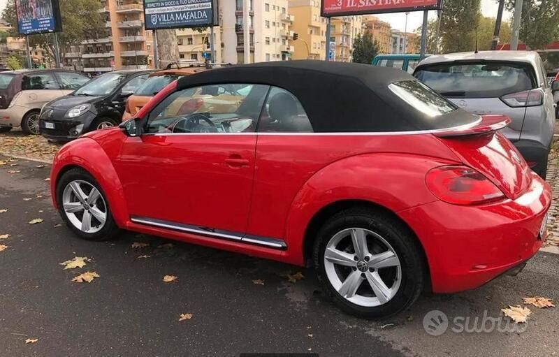 Usata VW Beetle Cabriolet Sportline 160 CV (117 kW) 2013 Rosso Cabrio