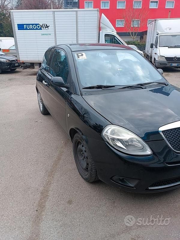 Usata Lancia Ypsilon 60 CV (44 kW) 2006 Nero Utilitaria