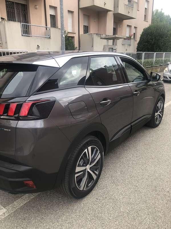 Usata Peugeot 3008 Active 181 CV (133 kW) 2024 SUV
