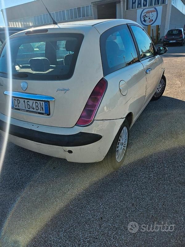 Usata Lancia Ypsilon 2003 Utilitaria