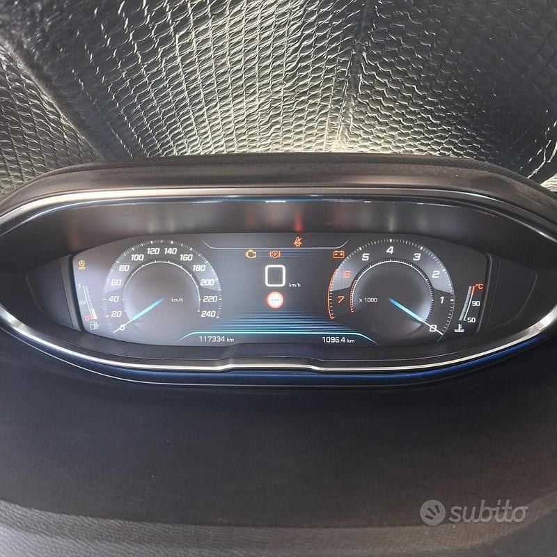 Usata Peugeot 3008 131 CV (96 kW) 2018 Bianco SUV