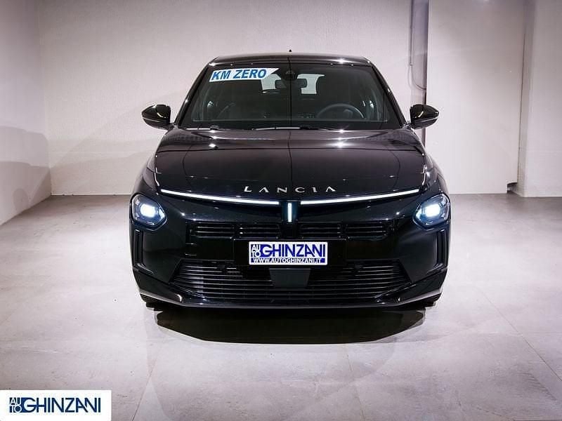 Usata Lancia Ypsilon 101 CV (74 kW) 2024 Nero Utilitaria