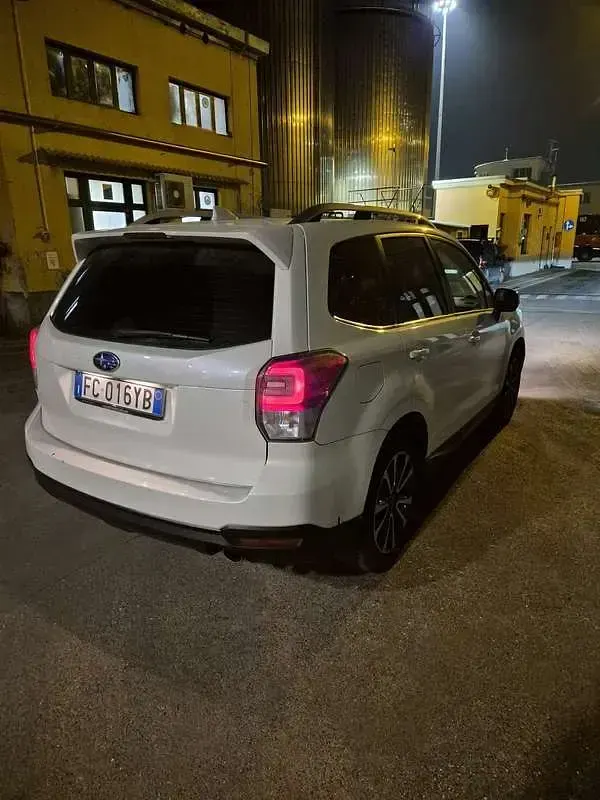 Usata Subaru Forester Sport 147 CV (108 kW) 2016 Bianco SUV