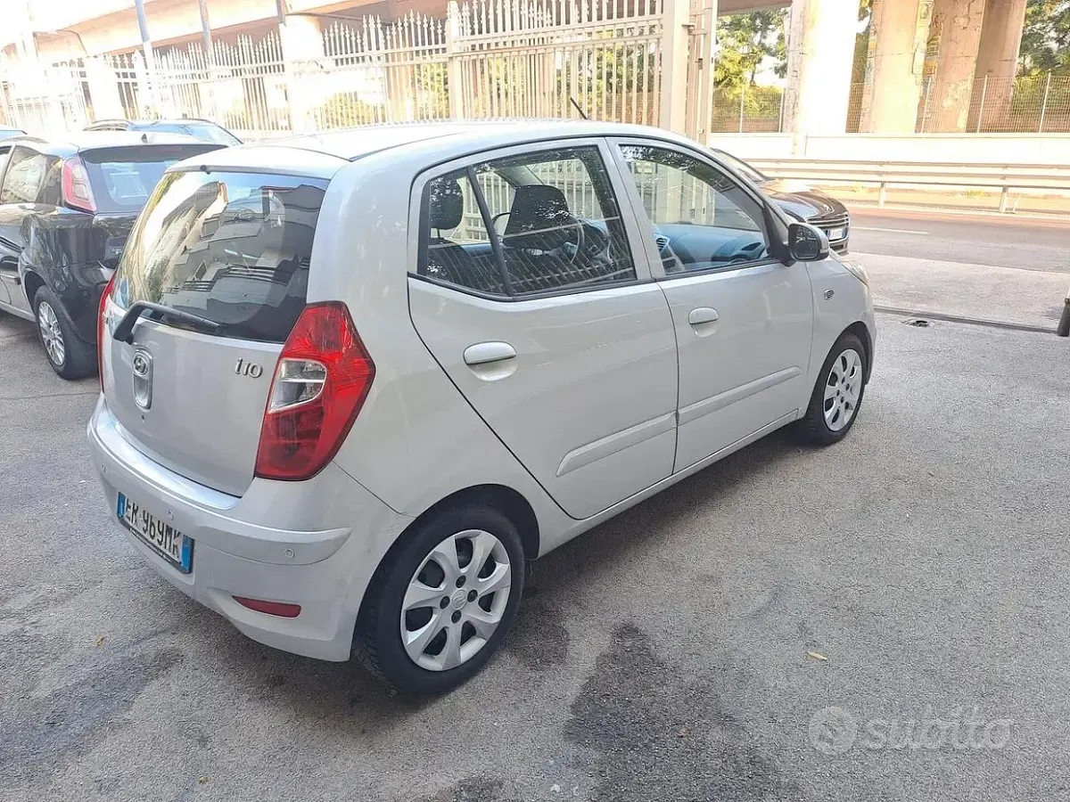 Usata Hyundai i10 Classic 69 CV (50 kW) 2013 Grigio Utilitaria