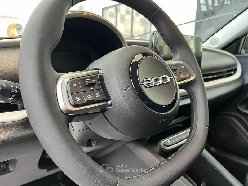 Usata Fiat 600 101 CV (74 kW) 2024 Rosso SUV