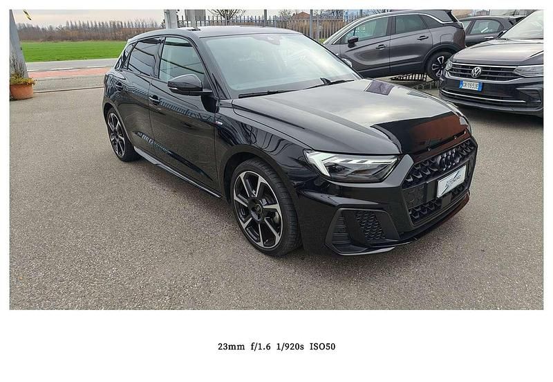Usata Audi A1 Sportback S-Line 116 CV (85 kW) 2024 Scubablau met Utilitaria