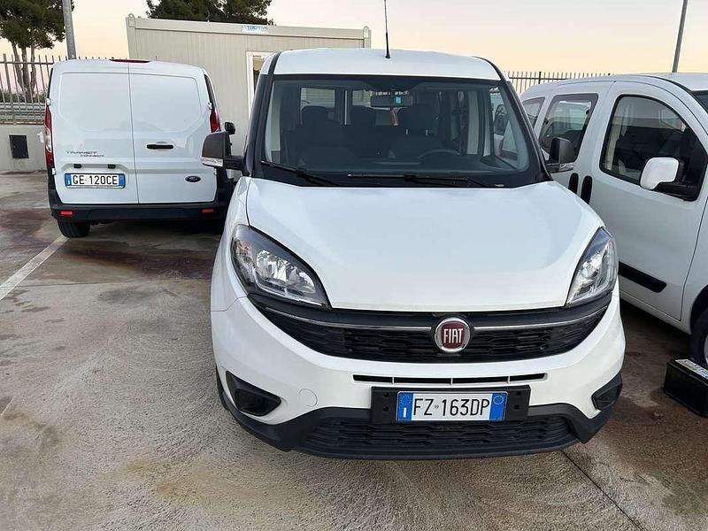 Usata Fiat Doblò Pop 105 CV (77 kW) 2019 Monovolume