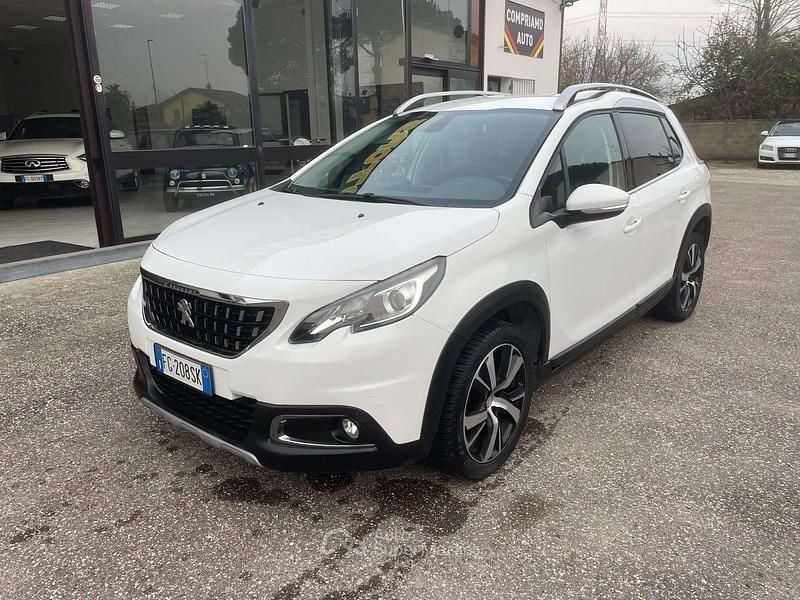 Bianco Usata 2016 Peugeot 2008 Allure SUV | 9800 € (Buon prezzo) - Immagine 1/4
