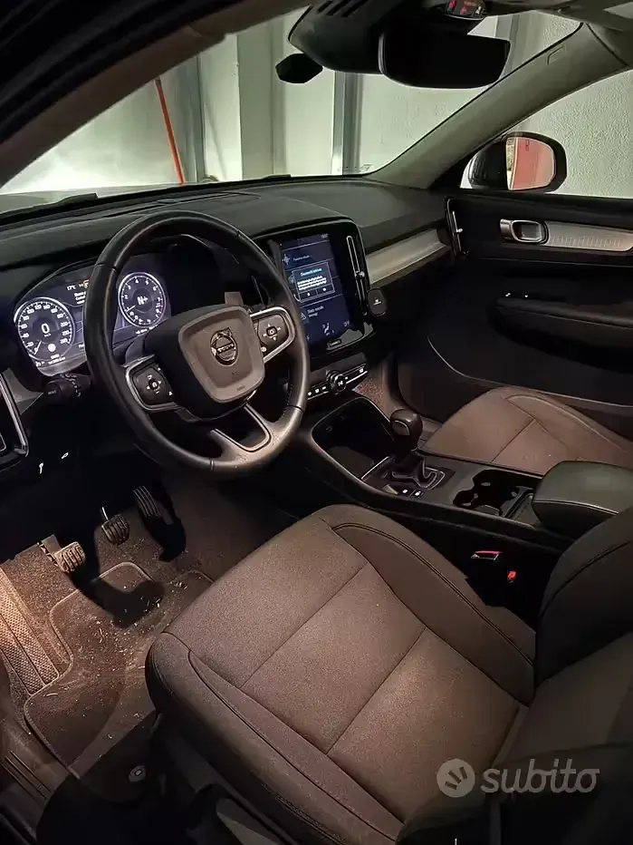 Usata Volvo XC40 150 CV (110 kW) 2021 Nero SUV