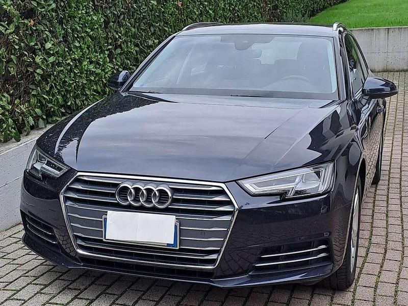 Usata Audi A4 Business 150 CV (110 kW) 2016 Blu/azzurro Station wagon