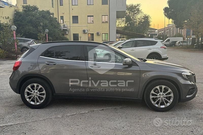 Usata Mercedes GLA180 Premium 109 CV (80 kW) 2015 Grigio SUV