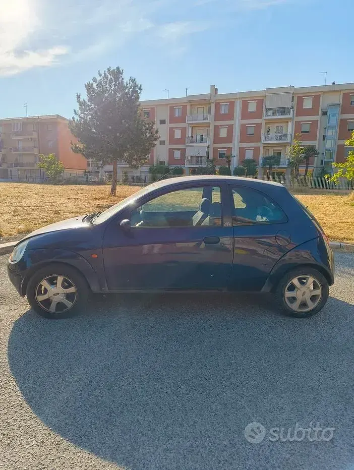 Usata Ford Ka 60 CV (44 kW) 2000 Bluazzurro Utilitaria