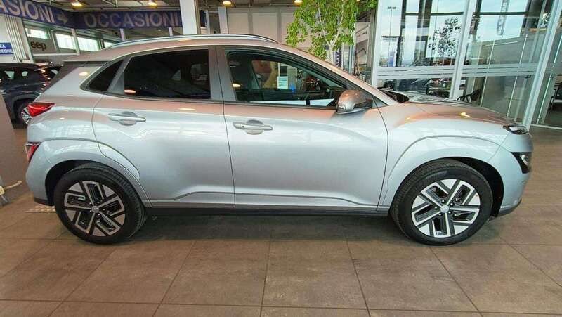 Usata Hyundai Kona 100 kW (136 CV) 2022 Argento SUV