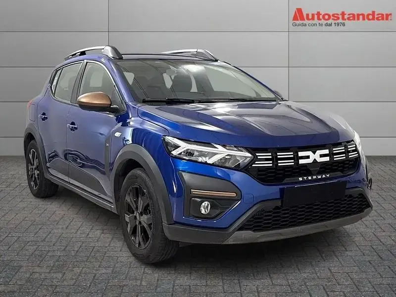 Usata Dacia Sandero Expression 101 CV (74 kW) 2025 Blu Utilitaria