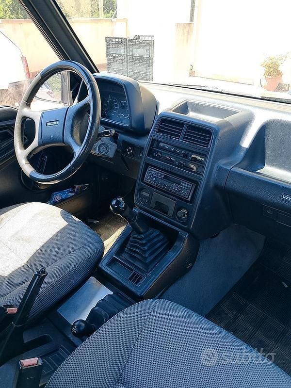 Brugt Suzuki Vitara 75 HK (55 kW) 1992 Sort Cabriolet
