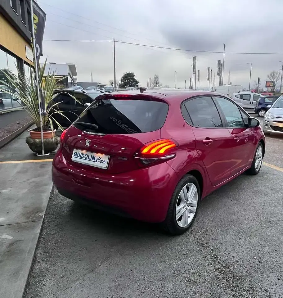 Usata Peugeot 208 Style 82 CV (60 kW) 2017 Rosso Utilitaria