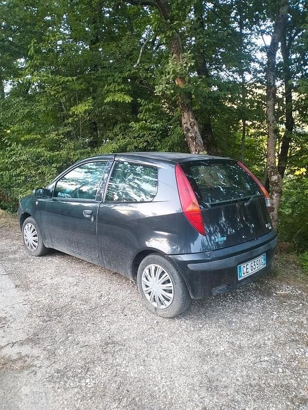 Occasion Fiat Punto 80 ch (58 kW) 2001 Noir Citadine