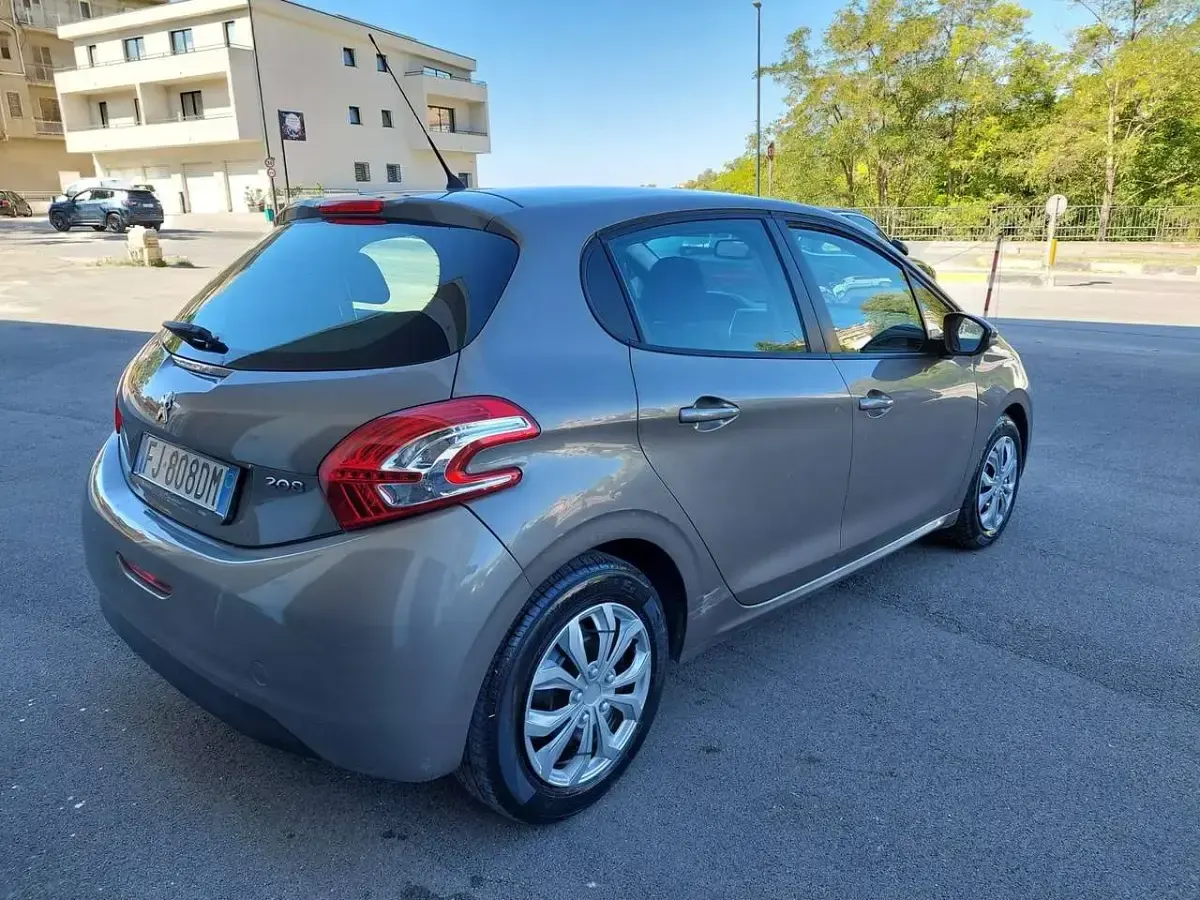 Usata Peugeot 208 Active 68 CV (50 kW) 2013 Other Utilitaria