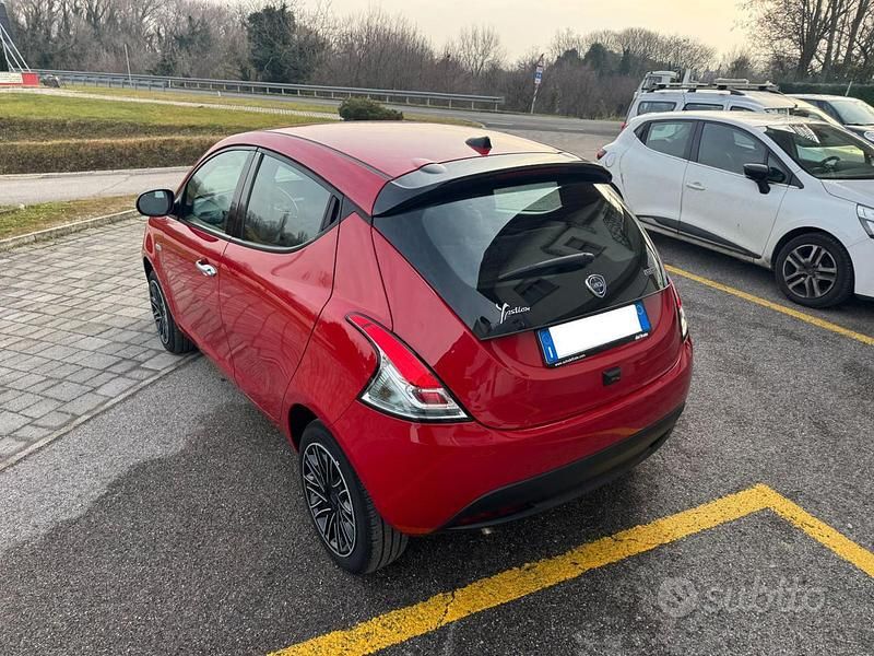 Usata Lancia Ypsilon S 70 CV (51 kW) 2023 Rosso Utilitaria