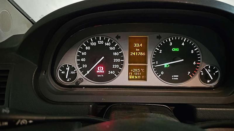 Usata Mercedes B180 Chrome 116 CV (85 kW) 2009 Nero Monovolume