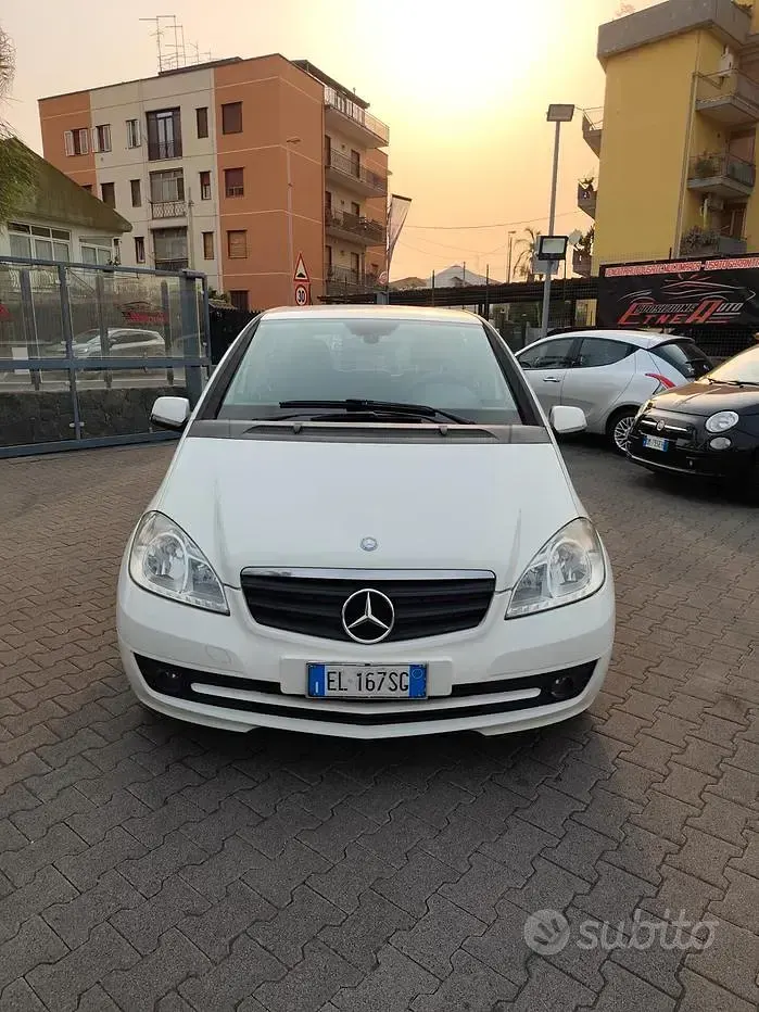 Usata Mercedes A160 82 CV (60 kW) 2012 Bianco Utilitaria