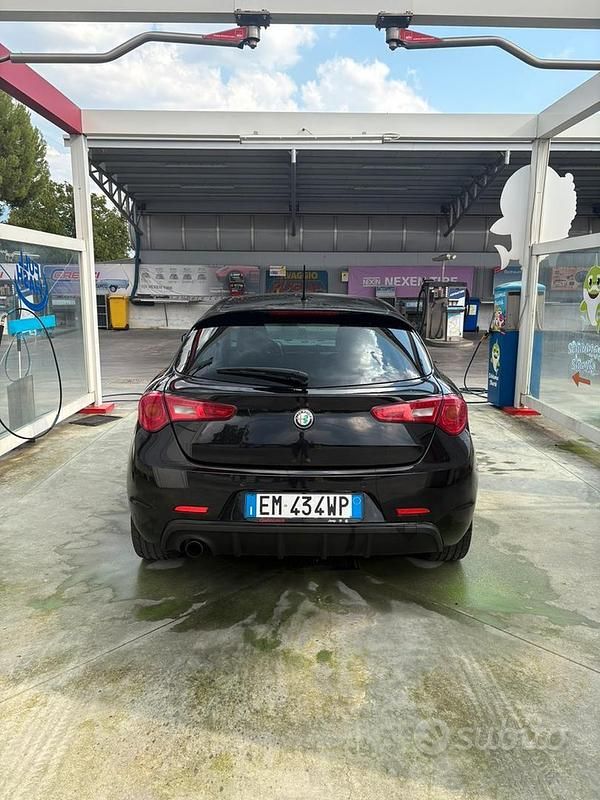 Usata Alfa Romeo Giulietta 105 CV (77 kW) 2013 Nero Utilitaria