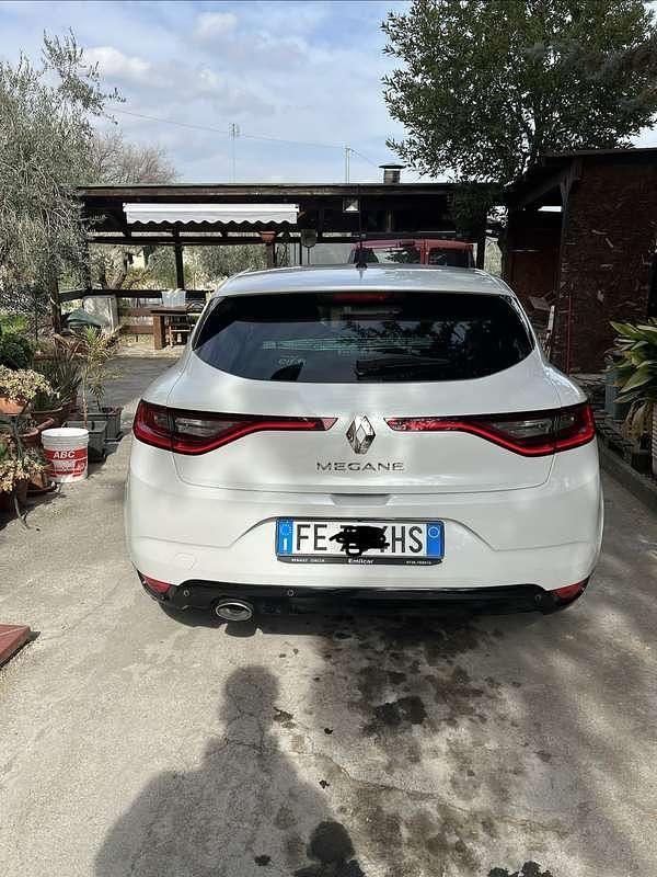 Usata Renault Mégane IV Intens 110 CV (80 kW) 2016 Berlina
