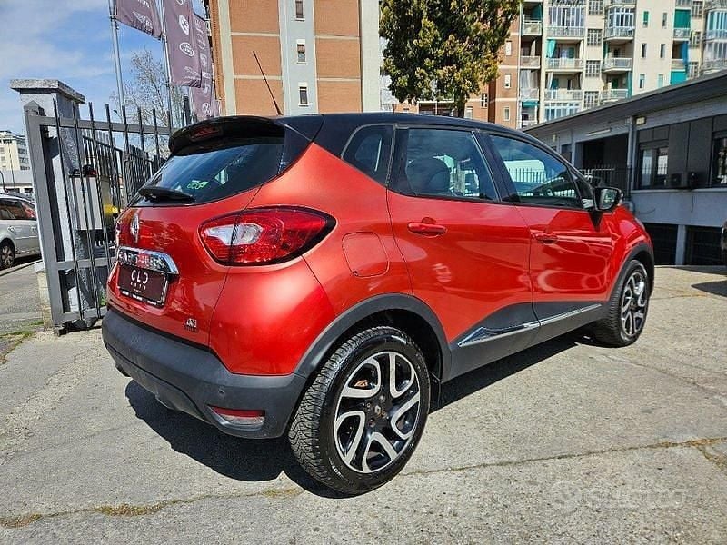 Usata Renault Captur 90 CV (66 kW) 2016 Rosso SUV
