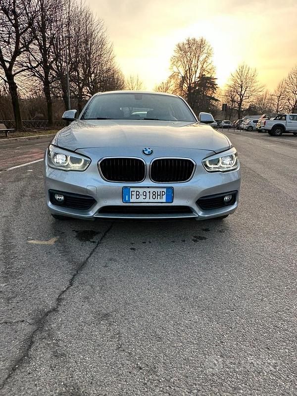 Usata BMW 116 Advantage 116 CV (85 kW) 2015 Grigio Utilitaria