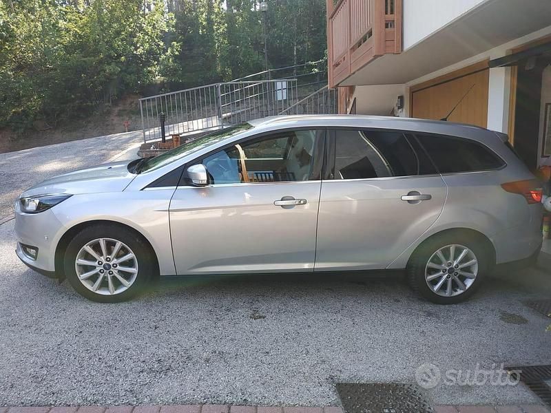 Usata Ford Focus Titanium 115 CV (84 kW) 2016 Grigio Station wagon