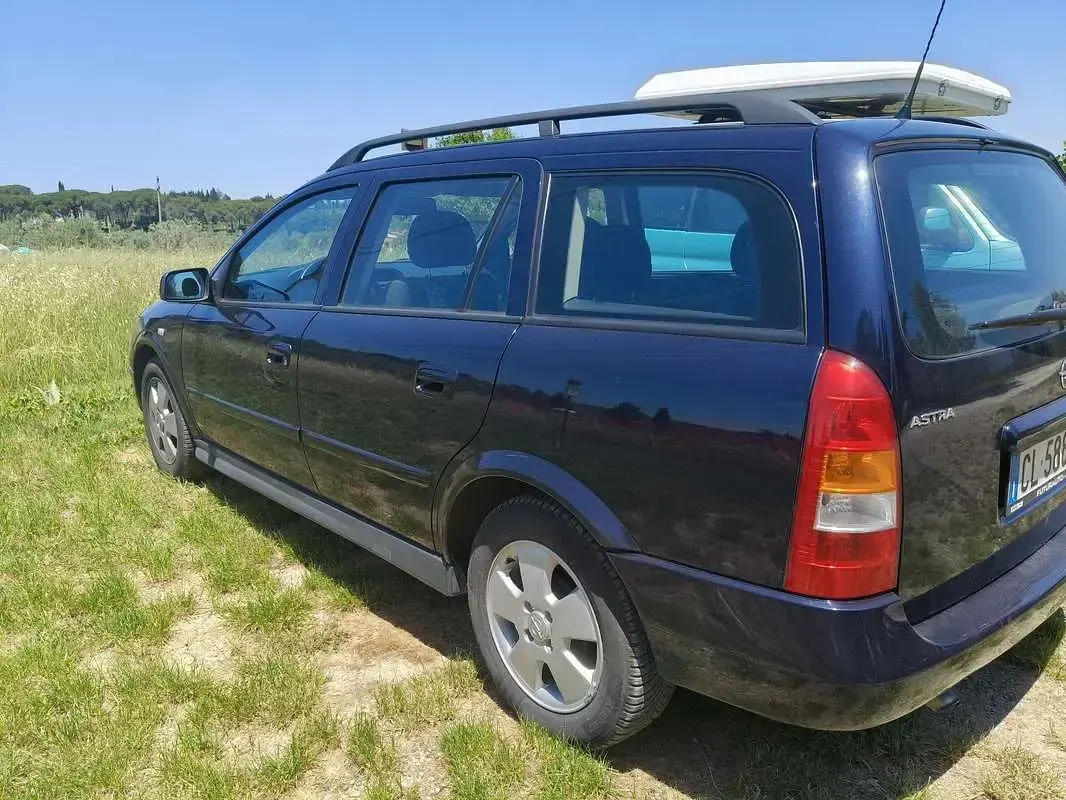 Usata Opel Astra Elegance 75 CV (55 kW) 2003 Blu Station wagon