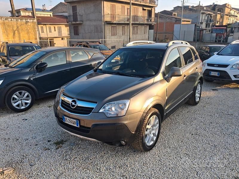 Usata Opel Antara Cosmo 150 CV (110 kW) 2008 Marrone SUV
