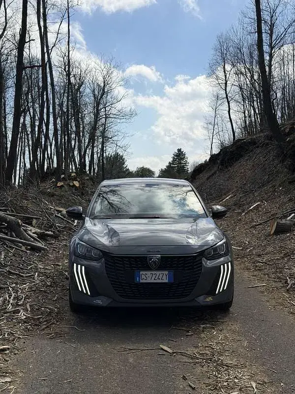 Usata Peugeot 208 Active 101 CV (74 kW) 2024 Utilitaria