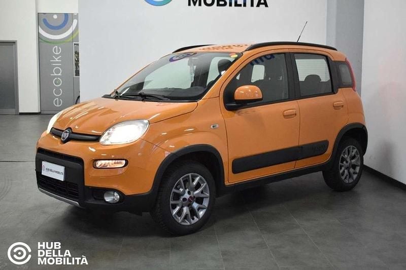 Usata Fiat Panda 4x4 S 84 CV (61 kW) 2017 Arancione Utilitaria