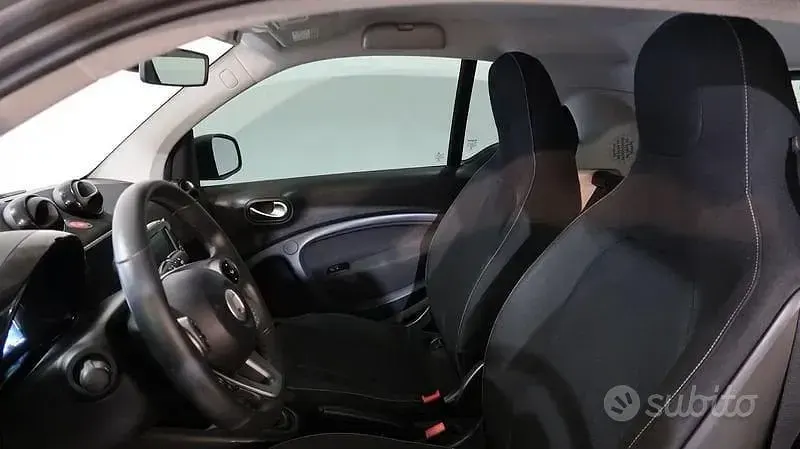 Usata Smart ForTwo Coupé Passion 60 kW (82 CV) 2021 Bianco Utilitaria
