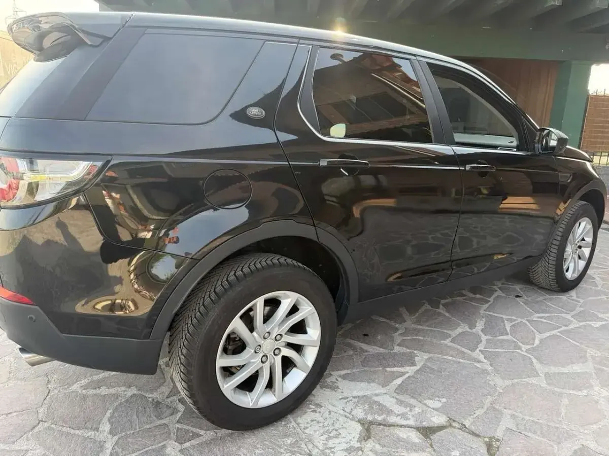 Usata Land Rover Discovery Sport HSE Luxury 190 CV (139 kW) 2015 Nero SUV