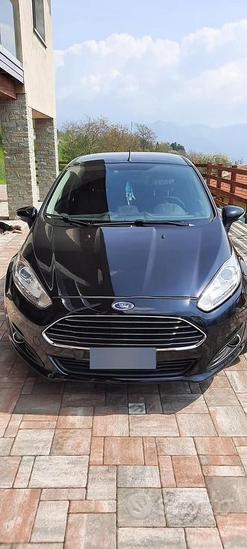 Usata Ford Fiesta 75 CV (55 kW) 2017 Nero Utilitaria
