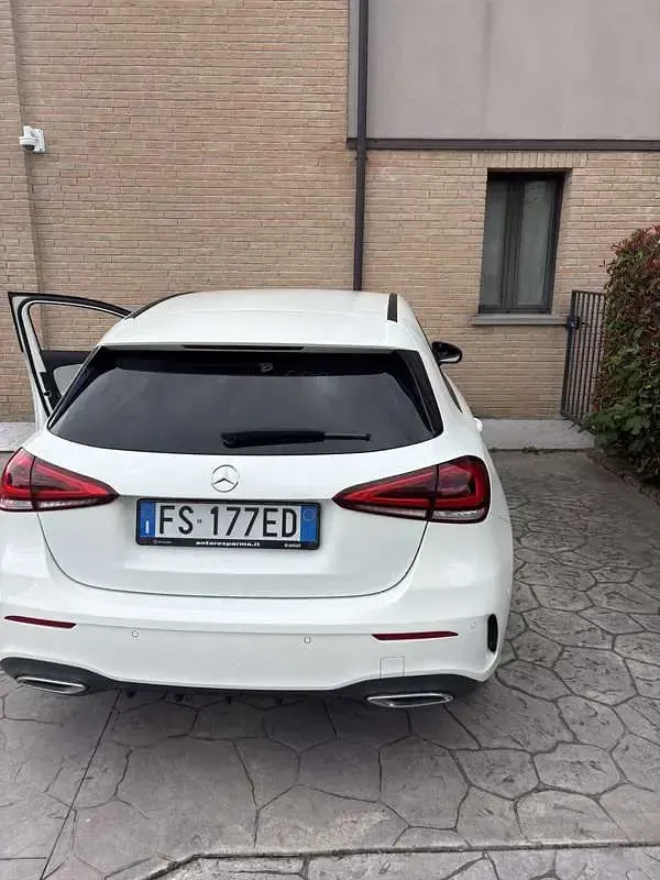 Usata Mercedes A180 Premium 116 CV (85 kW) 2019 Berlina
