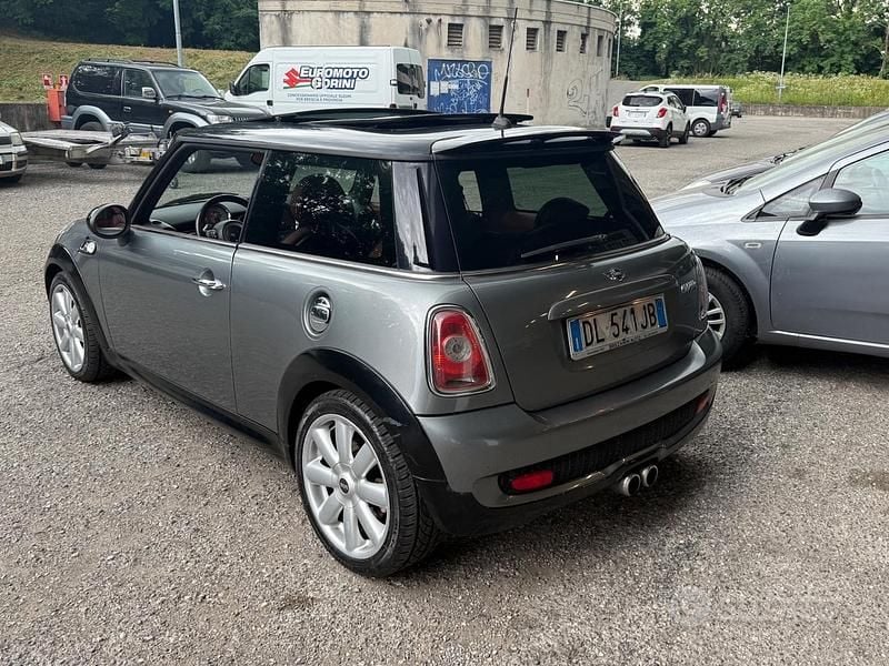 Usata Mini Cooper S Chili 175 CV (128 kW) 2007 Grigio Utilitaria