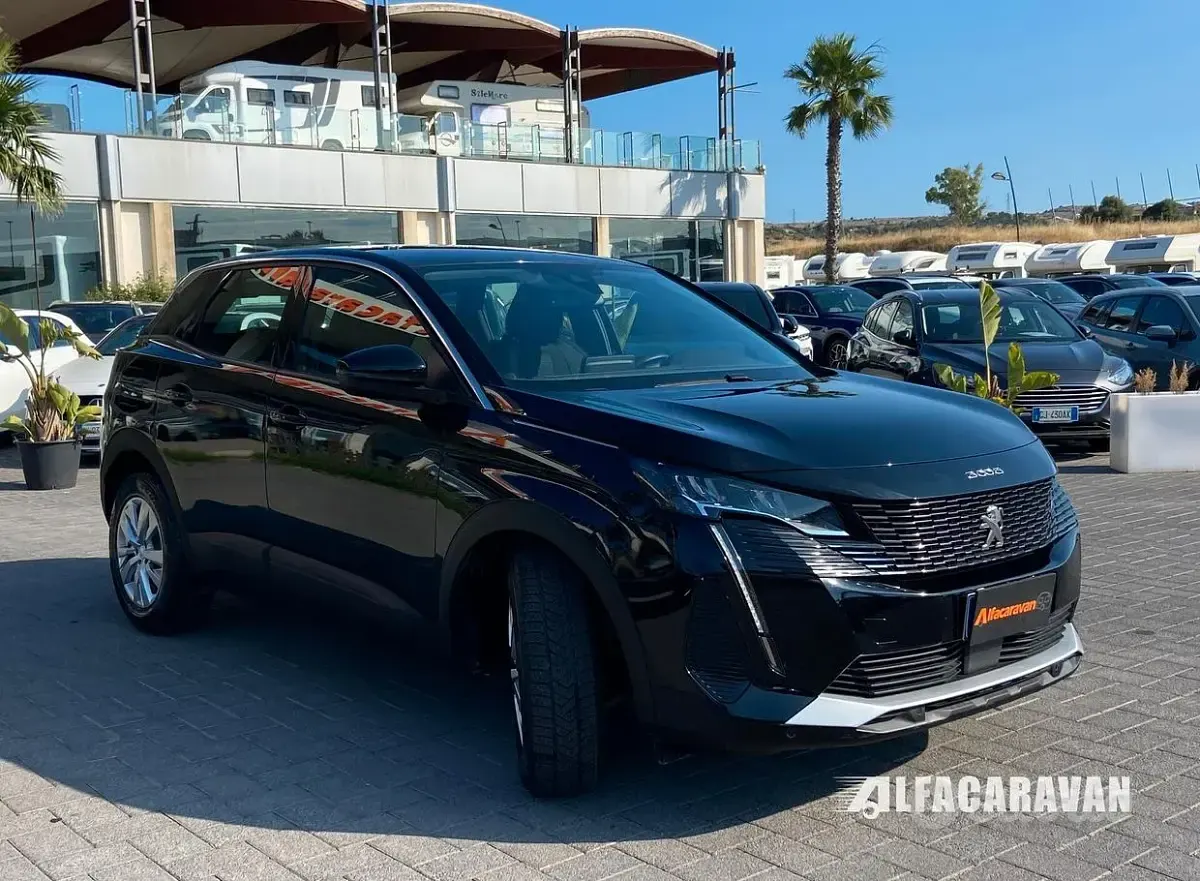 Usata Peugeot 3008 Active 131 CV (96 kW) 2023 Nero SUV