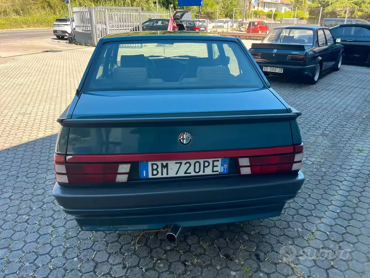 Usata Alfa Romeo 75 148 CV (108 kW) 1989 Verde Berlina